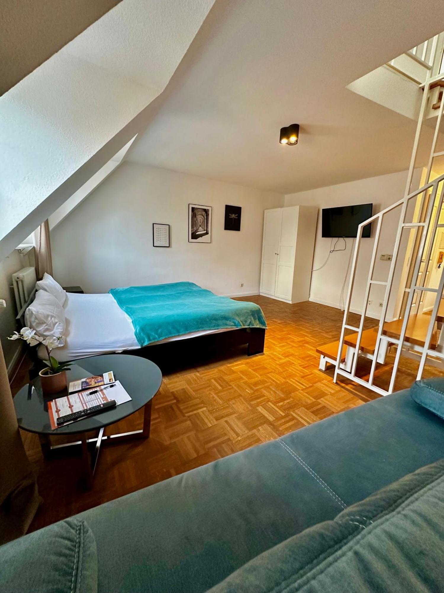 Hirsch Appartements Baden-Bade Exterior foto