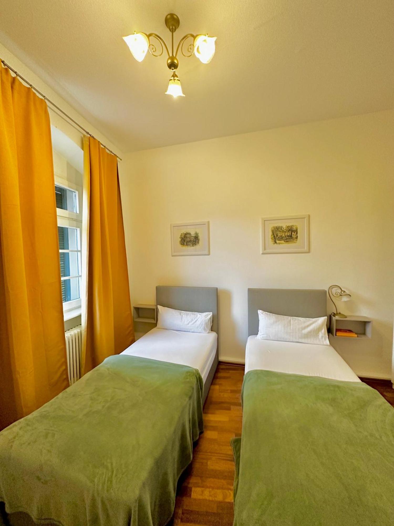 Hirsch Appartements Baden-Bade Exterior foto