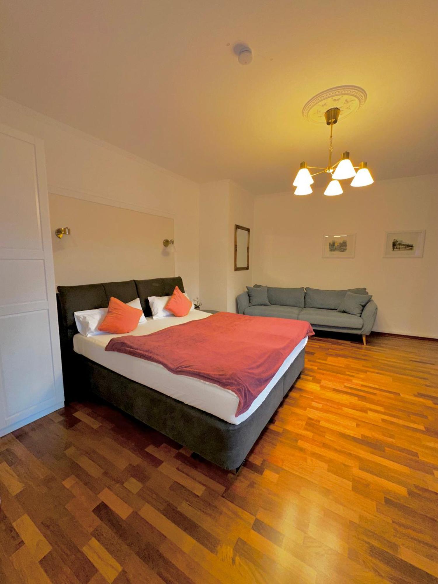 Hirsch Appartements Baden-Bade Exterior foto