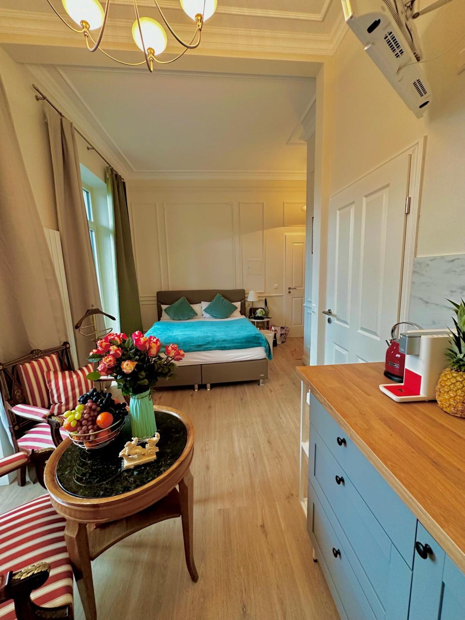 Hirsch Appartements Baden-Bade Exterior foto