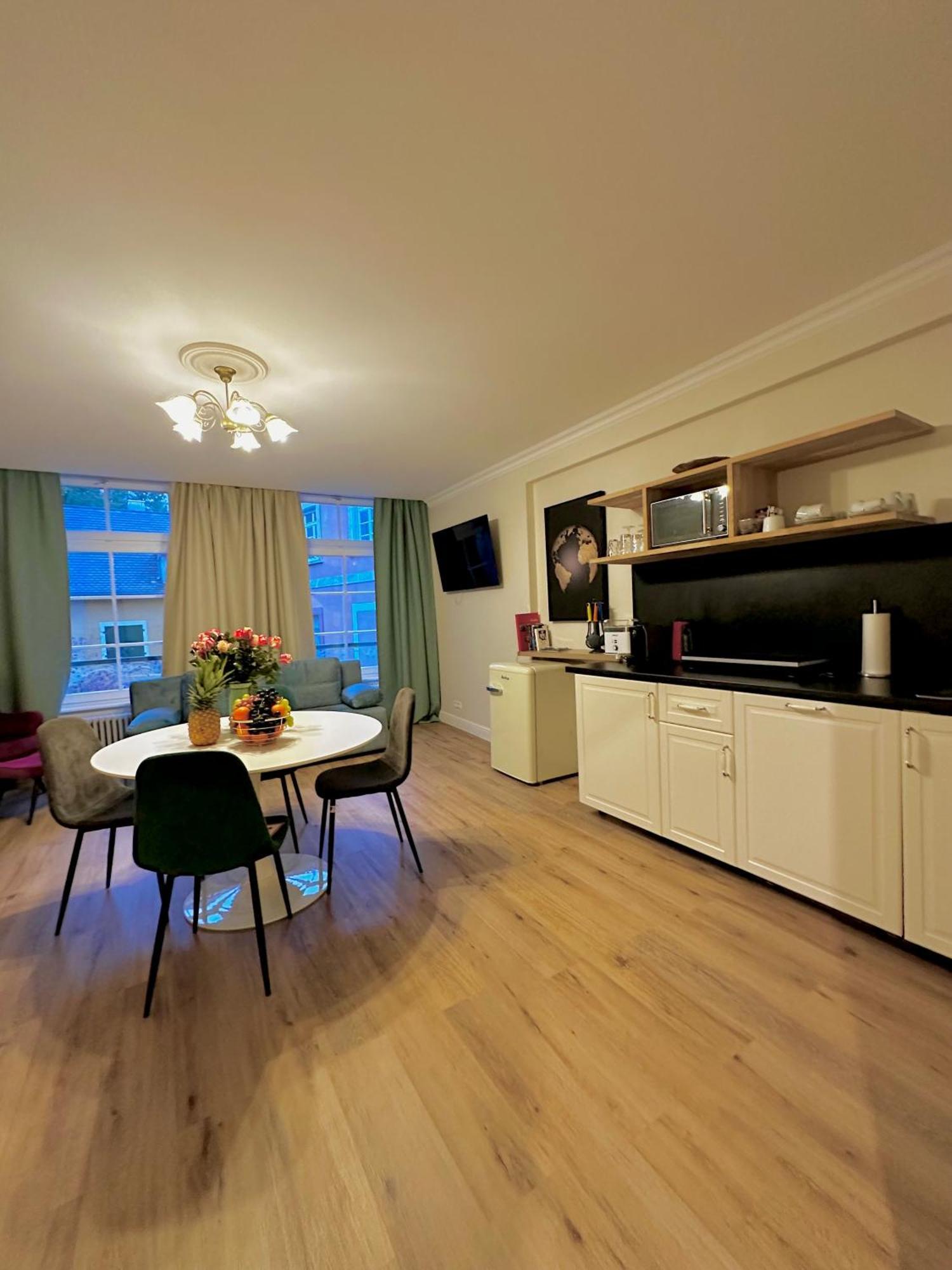 Hirsch Appartements Baden-Bade Exterior foto