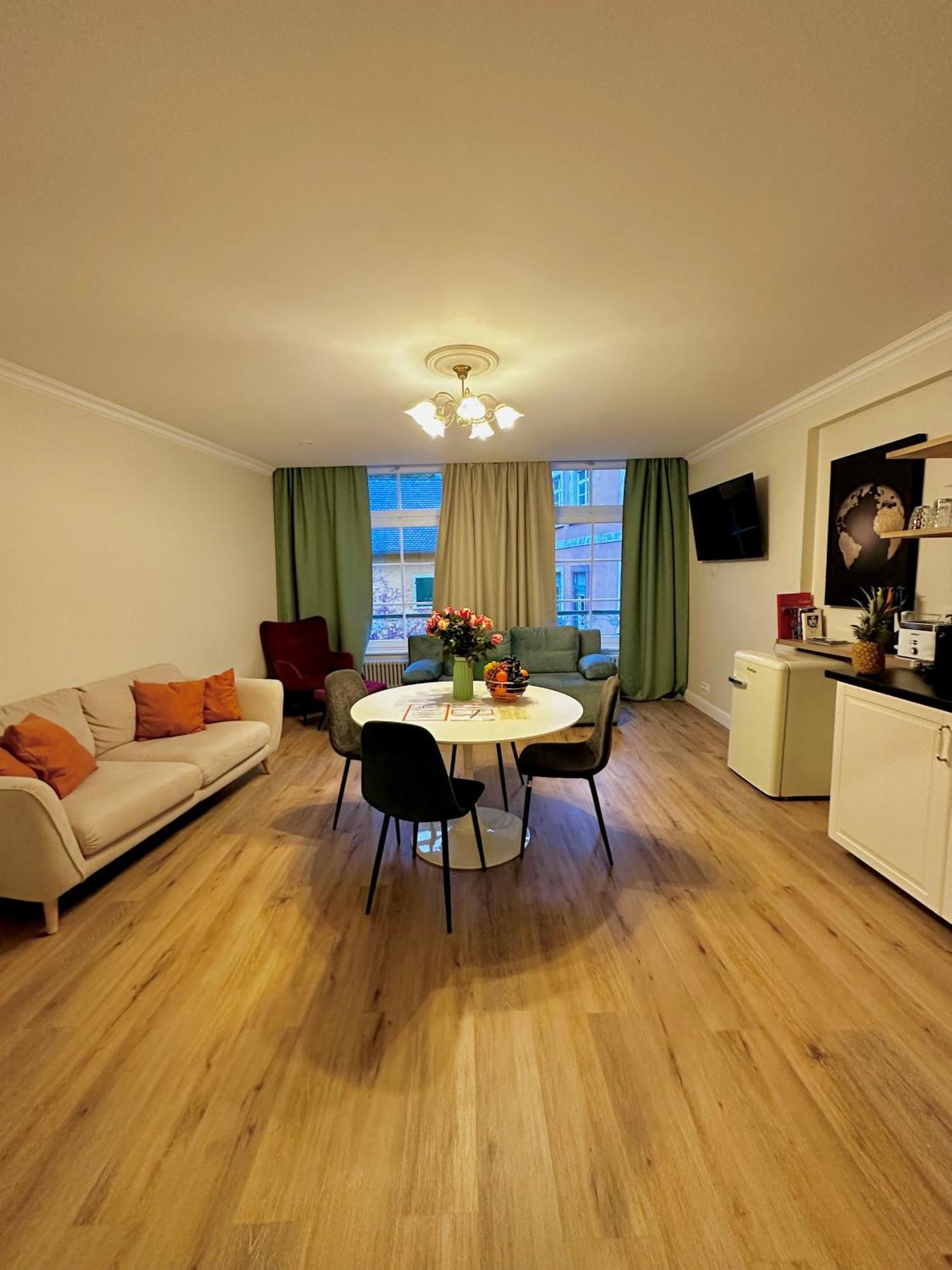Hirsch Appartements Baden-Bade Exterior foto